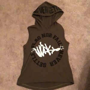 Short sleeve hooded workout shirt-flag nor fail